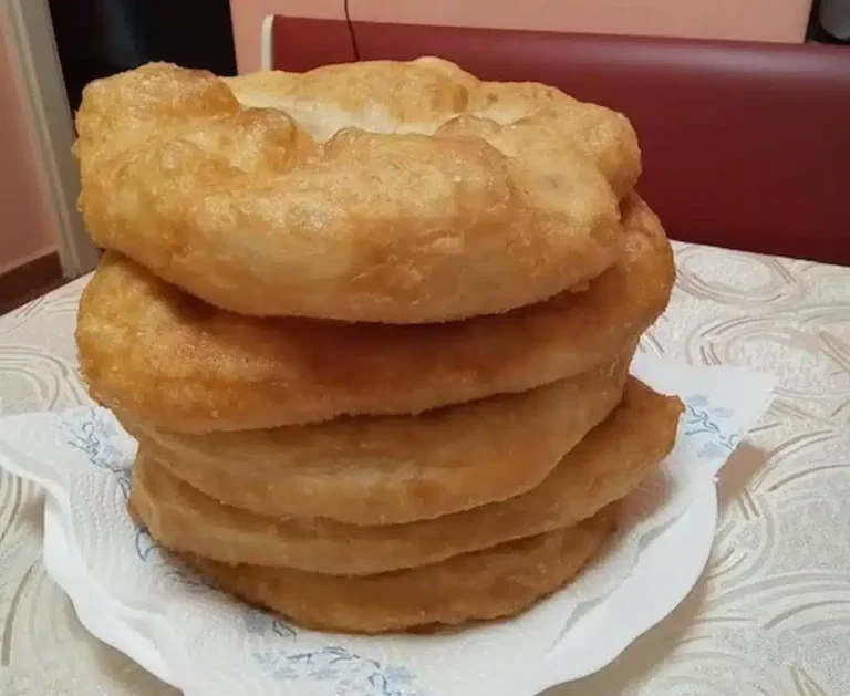 Cină cu gust tradițional: Langoși de casă – rețeta cea mai simplă și delicioasă
