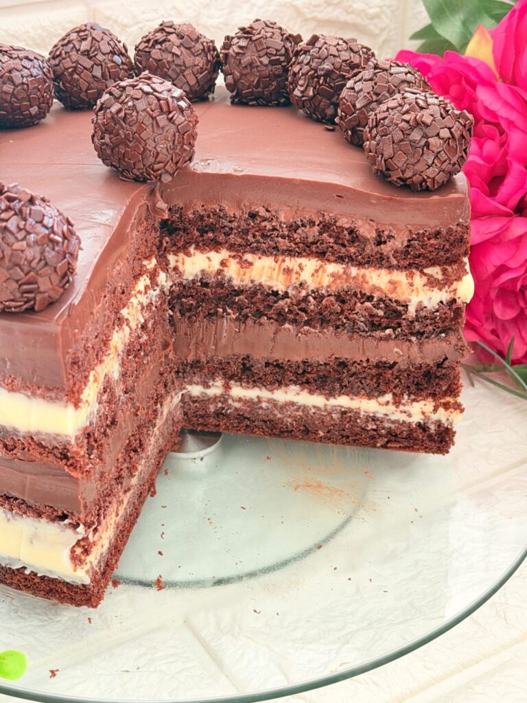 Tort Brigadeiro Duo cu ciocolată albă și neagră