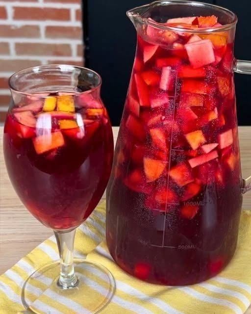 Cum să prepari sangria adevărată: o băutură răcoritoare de vară