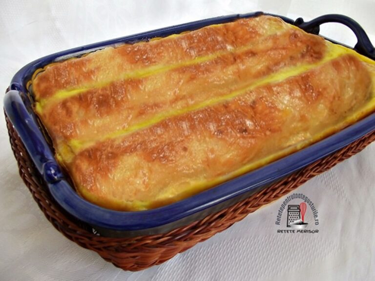 Placinta dobrogeana cu branza si smantana