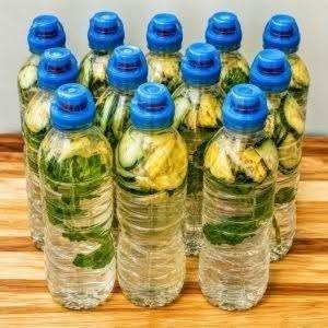 Beau acest miracol în loc de apă obișnuită de două săptămâni: După ce am împlinit 50 de ani, în sfârșit mi-am PIERDUT problema digestivă.