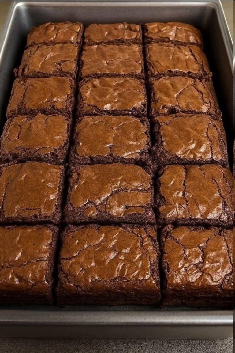 Brownie clasic cu o notă aromată de cafea