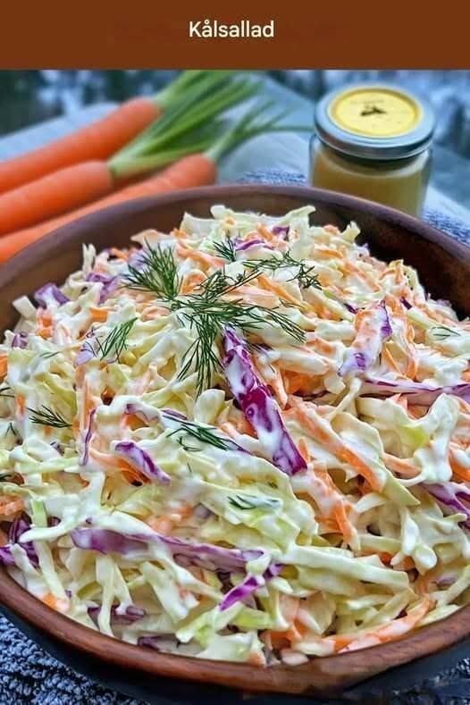 Mănânc această salată zi și noapte și slăbesc repede.