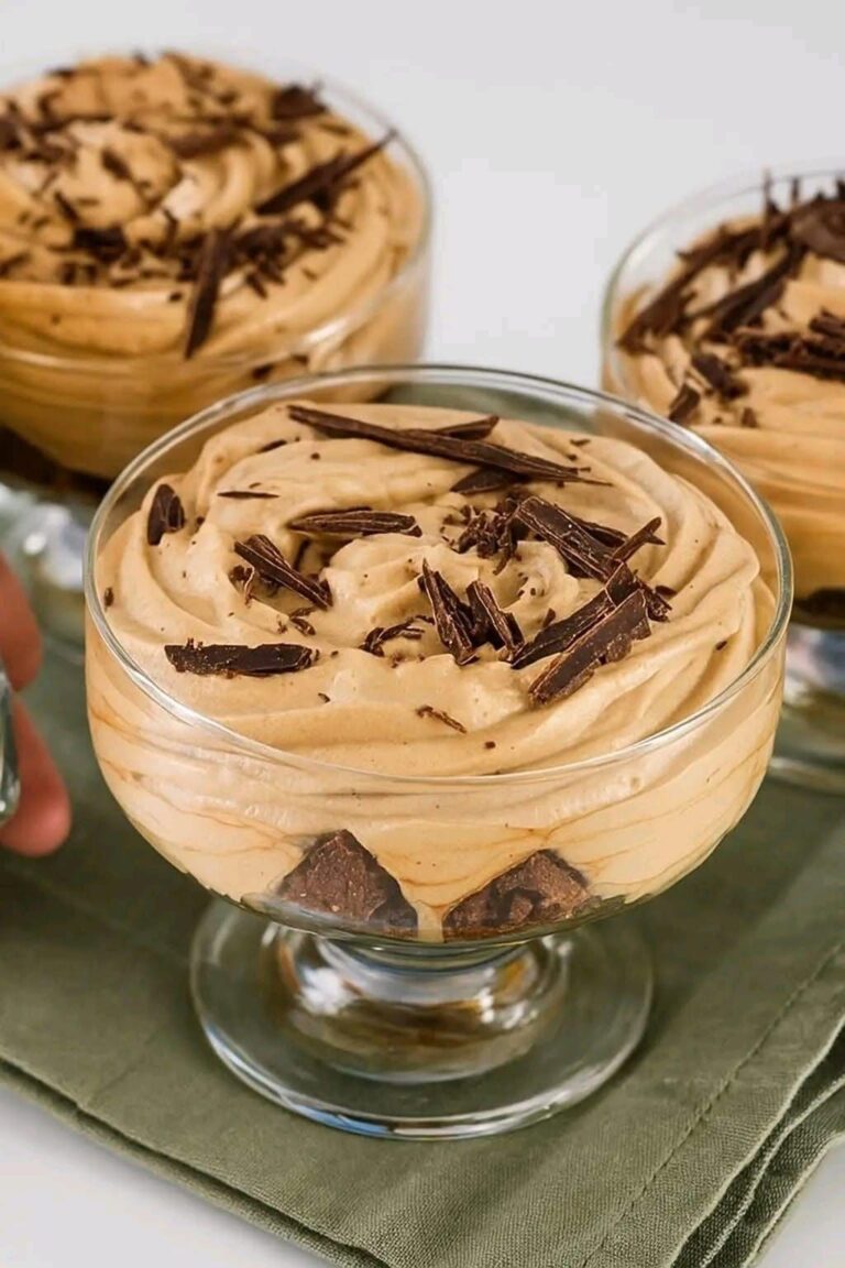 Desert cu mousse de cafea în 5 minute! E atât de bun încât îl fac în fiecare weekend! L-am trimis celor care mi-au mulțumit.