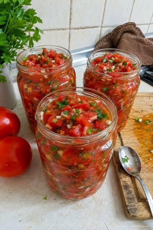 Roșii la borcan în stil coreean – Simplu și rapid, aromată și plină de gust Ca să rămâi la curent cu ponturile noastre, lasă-ne un semn.