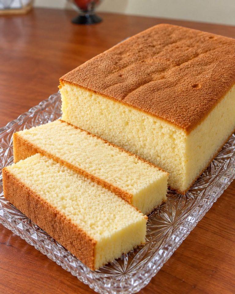 Prăjitură moale cu vanilie – atât de pufoasă și delicioasă!