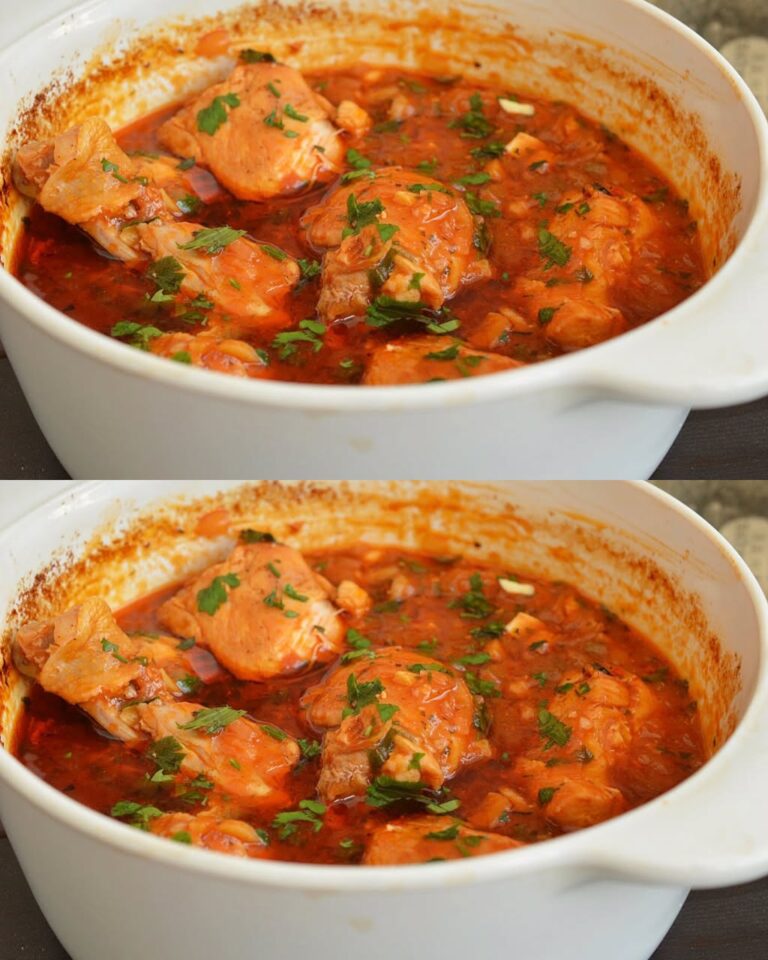 🍗 OSTROPEL TRADIȚIONAL DE PUI CU USTUROI ȘI SOS DE ROȘII LA CUPTOR: Rețeta Autentică ca la Mama Acasă!